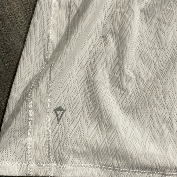 Ivivva Lululemon - set of 2 White Tank Tops - Picture 12 of 16